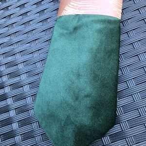 Dark green “velvet” tie.